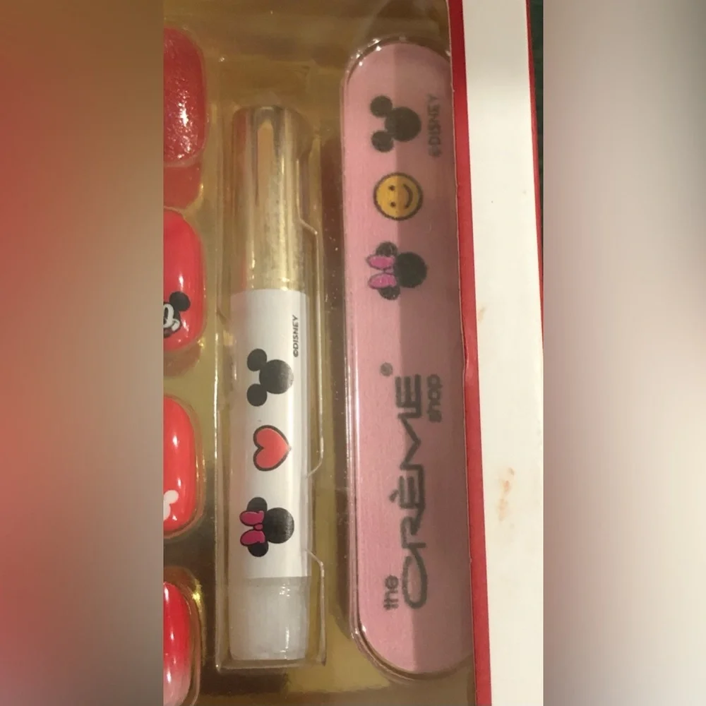 The Creme Shop Disney’s Mickey Mouse 28piece‎ press on nails manicure set